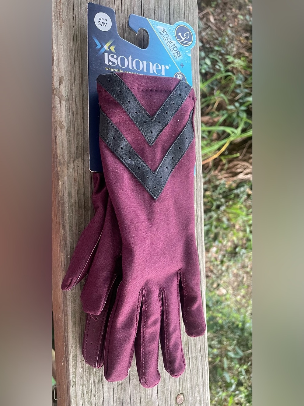 isotoner Wine Gloves with Black Chevron Trim